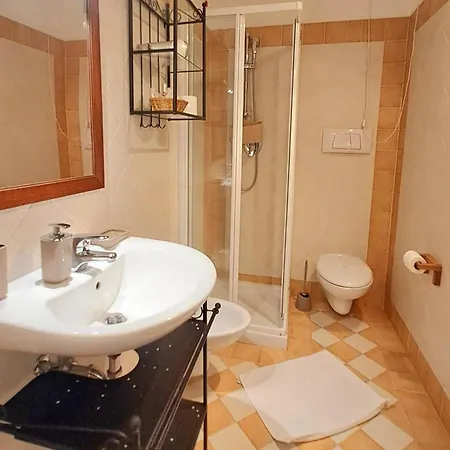 شقة La Casetta Di Fucsia Con Camera Matrimoniale Con Letto Alla Francese, Cucina Attrezzata E Terrazzo