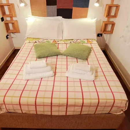 La Casetta Di Fucsia Con Camera Matrimoniale Con Letto Alla Francese, Cucina Attrezzata E Terrazzo Apartamento *