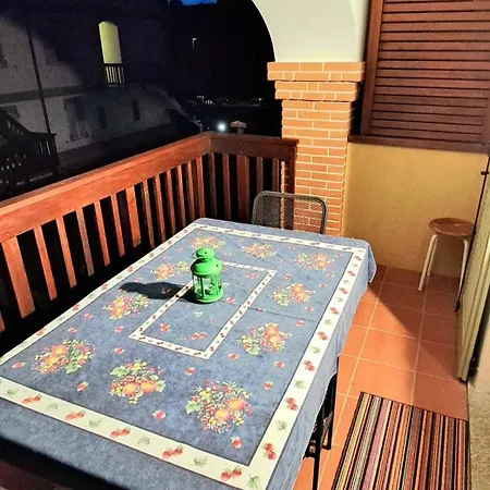 La Casetta Di Fucsia Con Camera Matrimoniale Con Letto Alla Francese, Cucina Attrezzata E Terrazzo Apartamento Serravalle d'Asti