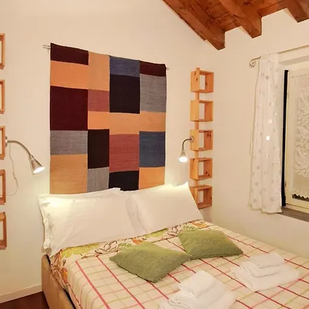 Apartamento La Casetta Di Fucsia Con Camera Matrimoniale Con Letto Alla Francese, Cucina Attrezzata E Terrazzo *