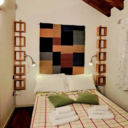 La Casetta Di Fucsia Con Camera Matrimoniale Con Letto Alla Francese, Cucina Attrezzata E Terrazzo