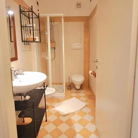 شقة La Casetta Di Fucsia Con Camera Matrimoniale Con Letto Alla Francese, Cucina Attrezzata E Terrazzo Serravalle d'Asti