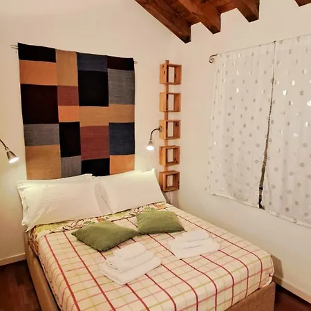 La Casetta Di Fucsia Con Camera Matrimoniale Con Letto Alla Francese, Cucina Attrezzata E Terrazzo *
