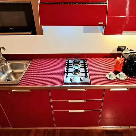 شقة La Casetta Di Fucsia Con Camera Matrimoniale Con Letto Alla Francese, Cucina Attrezzata E Terrazzo