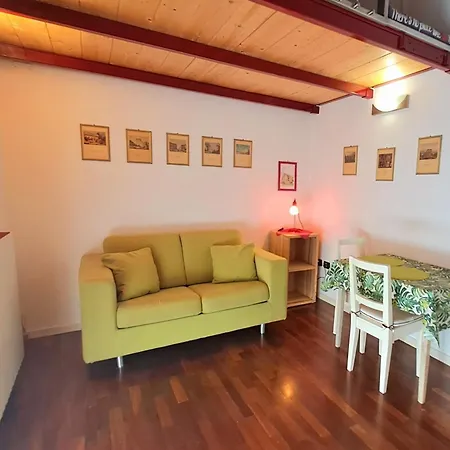 La Casetta Di Fucsia Con Camera Matrimoniale Con Letto Alla Francese, Cucina Attrezzata E Terrazzo شقة *