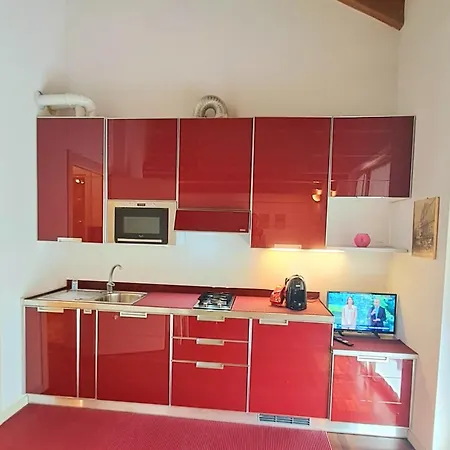 Apartamento La Casetta Di Fucsia Con Camera Matrimoniale Con Letto Alla Francese, Cucina Attrezzata E Terrazzo Serravalle d'Asti