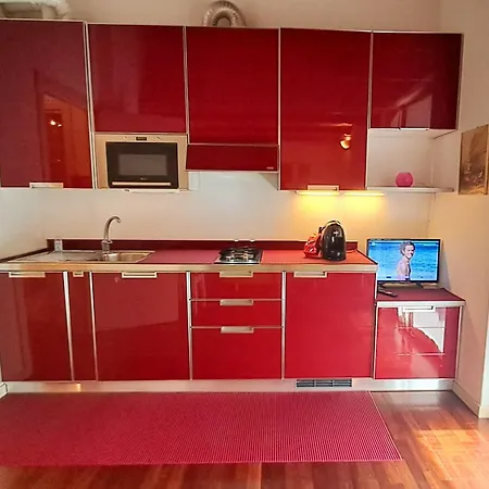 La Casetta Di Fucsia Con Camera Matrimoniale Con Letto Alla Francese, Cucina Attrezzata E Terrazzo Apartamento *