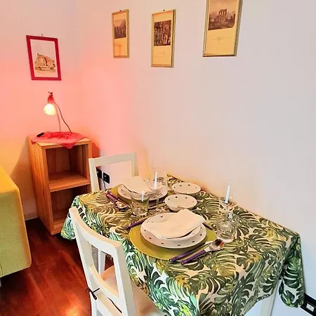 Apartamento La Casetta Di Fucsia Con Camera Matrimoniale Con Letto Alla Francese, Cucina Attrezzata E Terrazzo *